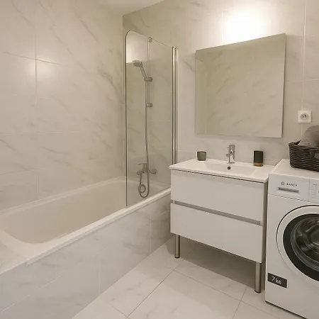 Stunning 1 Bedroom 5 Minutes To Monaco Racetrack - Perfect For Grand Prix Aparthotel Beausoleil